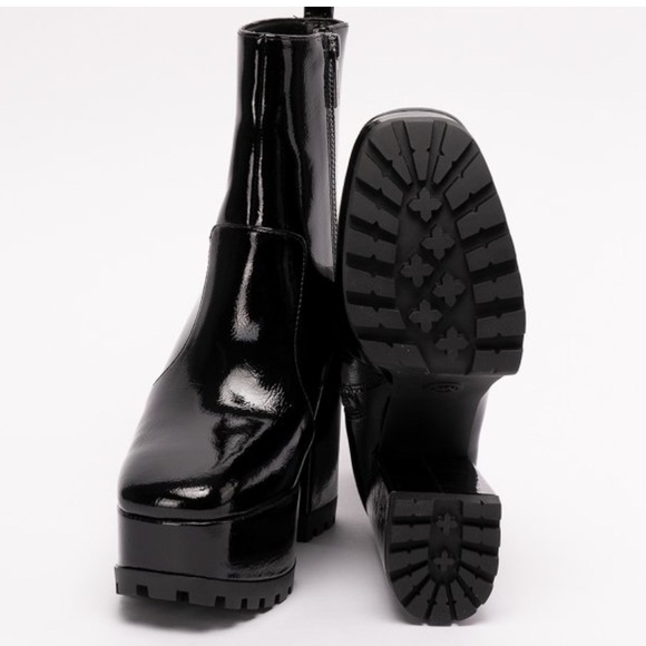 New Michael Kors Enya Platform faux patent leather boots - Picture 2 of 14